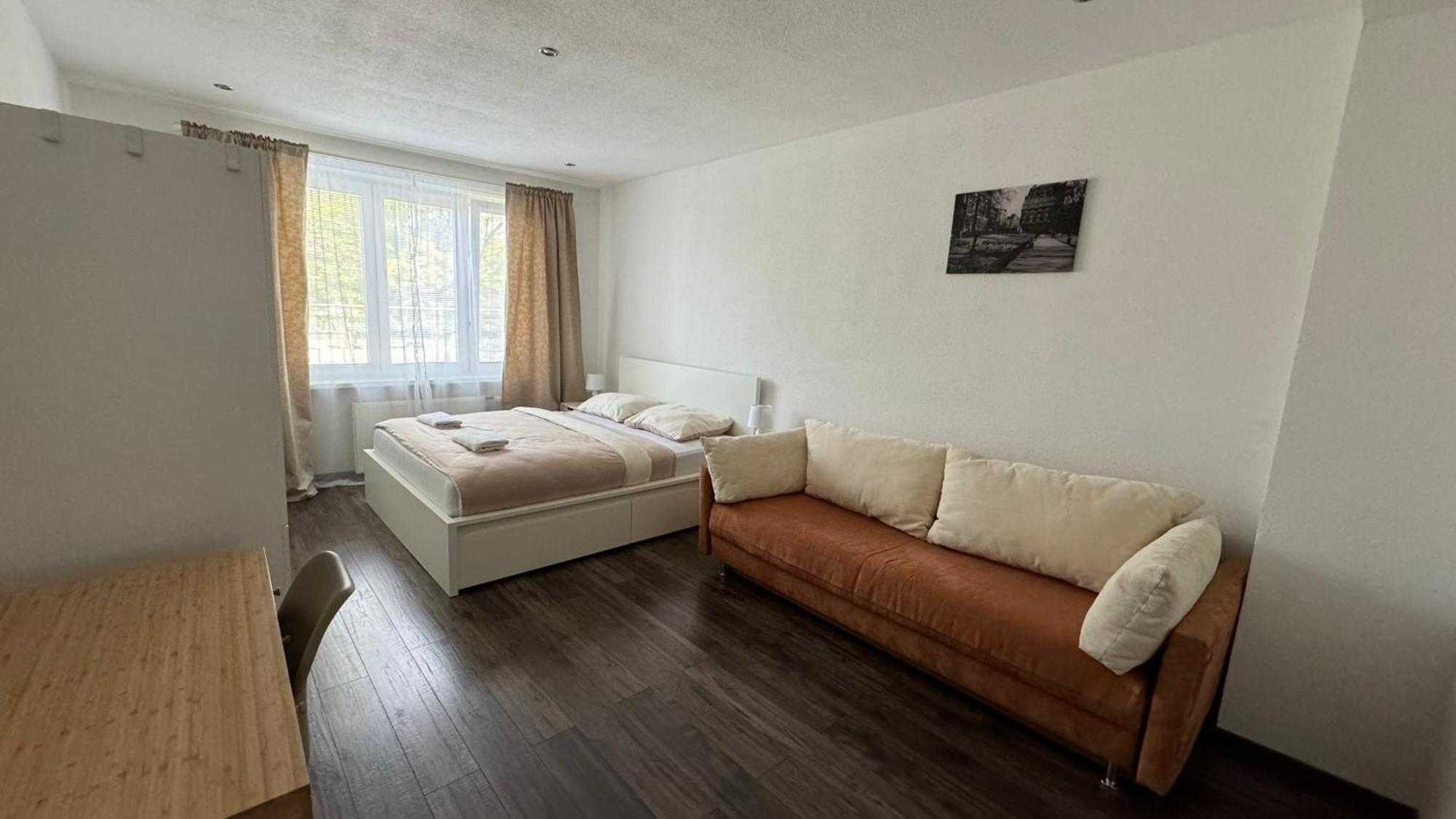 Milde'S Apartment Near The City Center - Hospodarska Street Trnava Eksteriør billede
